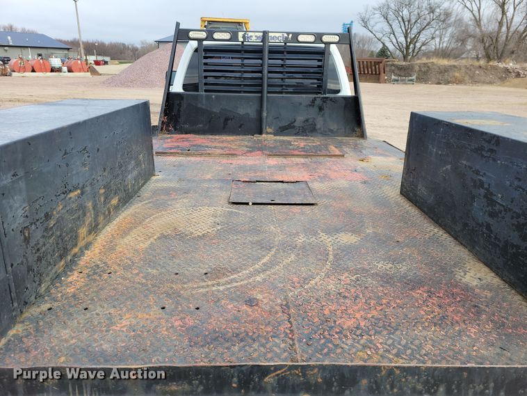 image for item OH9410 2015 Ford F550 Super Duty XL Crew Cab flatbed truck
