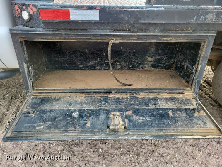 image for item OH9410 2015 Ford F550 Super Duty XL Crew Cab flatbed truck