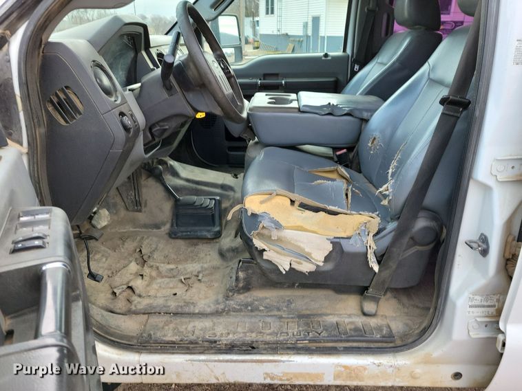 image for item OH9410 2015 Ford F550 Super Duty XL Crew Cab flatbed truck