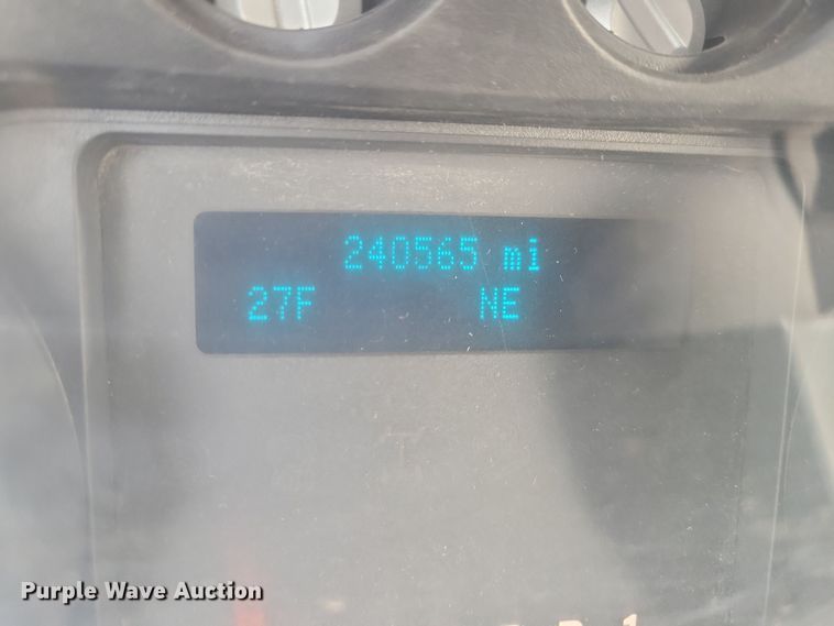 image for item OH9410 2015 Ford F550 Super Duty XL Crew Cab flatbed truck