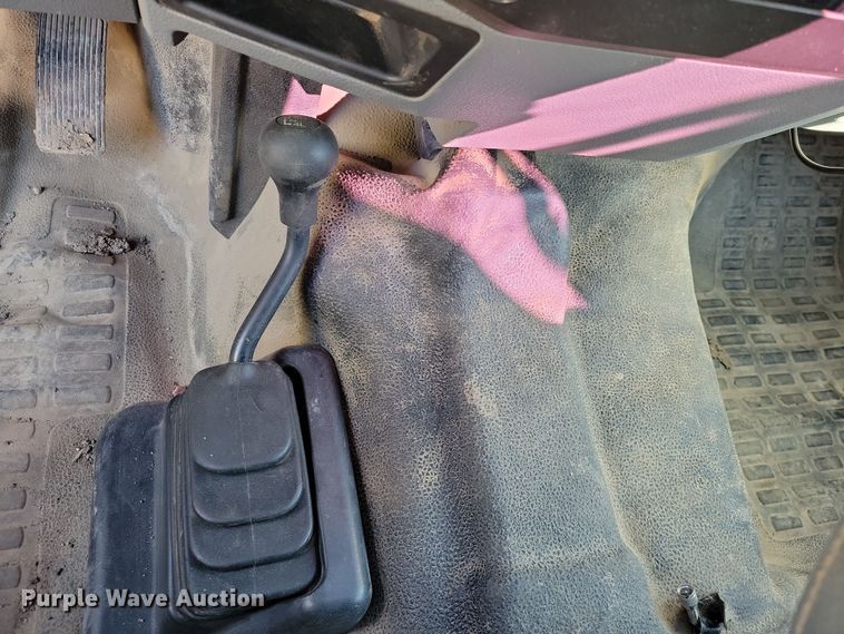 image for item OH9410 2015 Ford F550 Super Duty XL Crew Cab flatbed truck