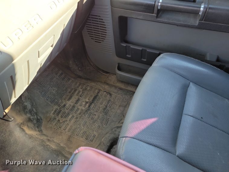 image for item OH9410 2015 Ford F550 Super Duty XL Crew Cab flatbed truck