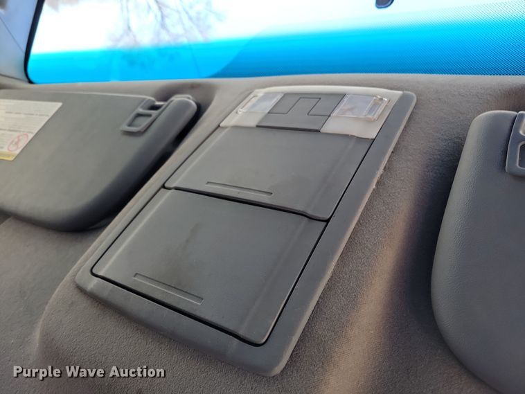 image for item OH9410 2015 Ford F550 Super Duty XL Crew Cab flatbed truck