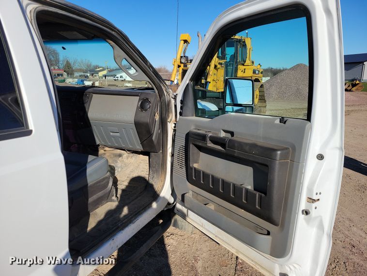 image for item OH9410 2015 Ford F550 Super Duty XL Crew Cab flatbed truck