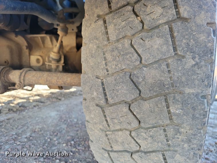 image for item OH9410 2015 Ford F550 Super Duty XL Crew Cab flatbed truck