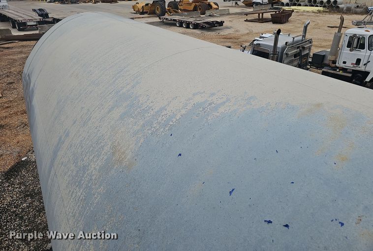 image for item OJ9075 Pneumatic dry bulk trailer