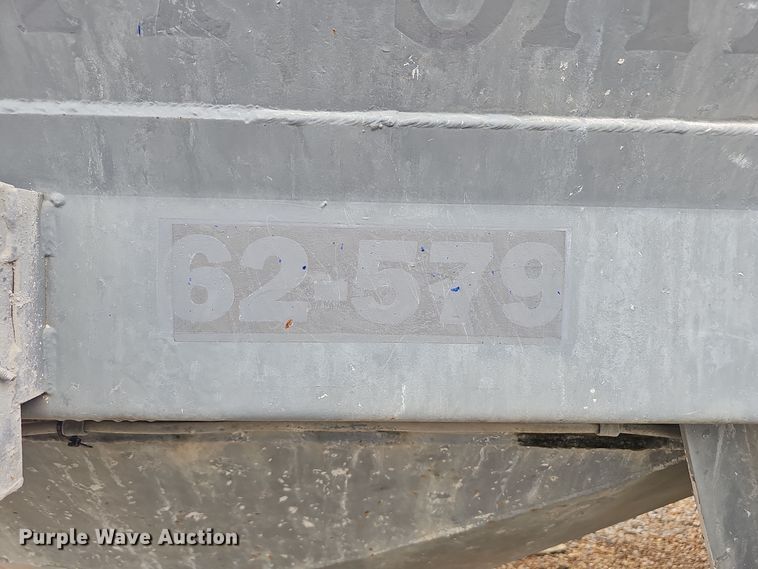 image for item OJ9075 Pneumatic dry bulk trailer