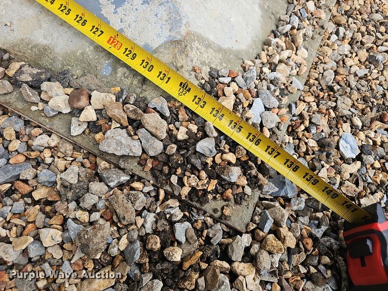 image for item OJ9075 Pneumatic dry bulk trailer