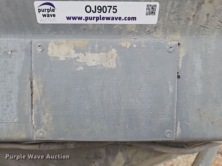 image for item OJ9075 Pneumatic dry bulk trailer