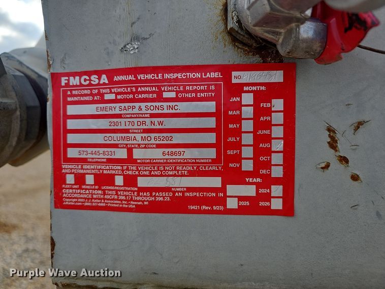 image for item OJ9076 Pneumatic dry bulk trailer