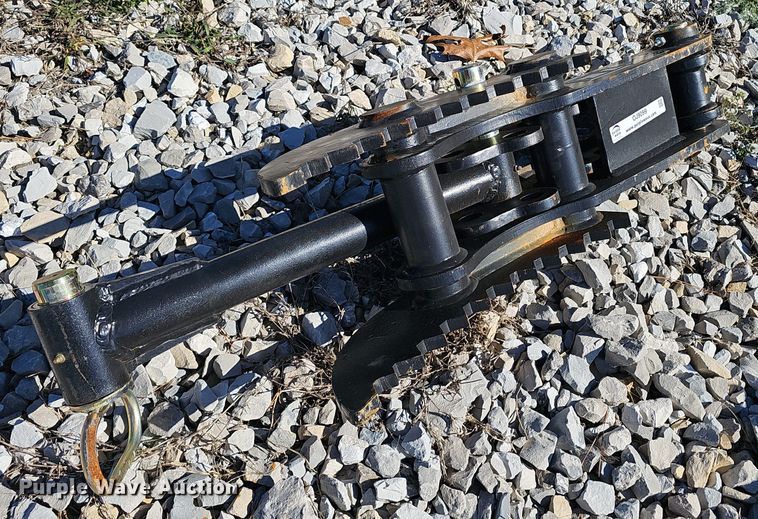 image for item OJ9099 2023 LandHero THUMB5-6T backhoe thumb