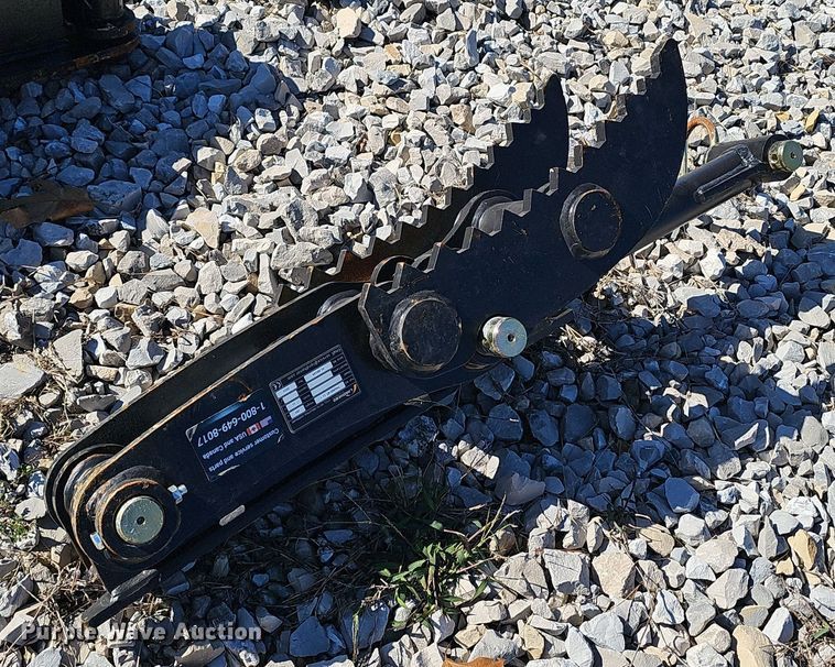 image for item OJ9099 2023 LandHero THUMB5-6T backhoe thumb