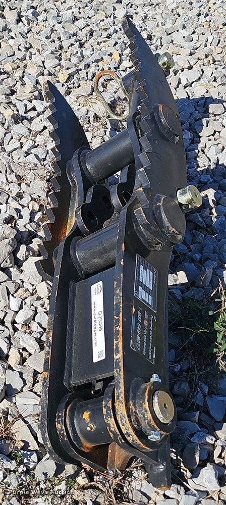 image for item OJ9099 2023 LandHero THUMB5-6T backhoe thumb