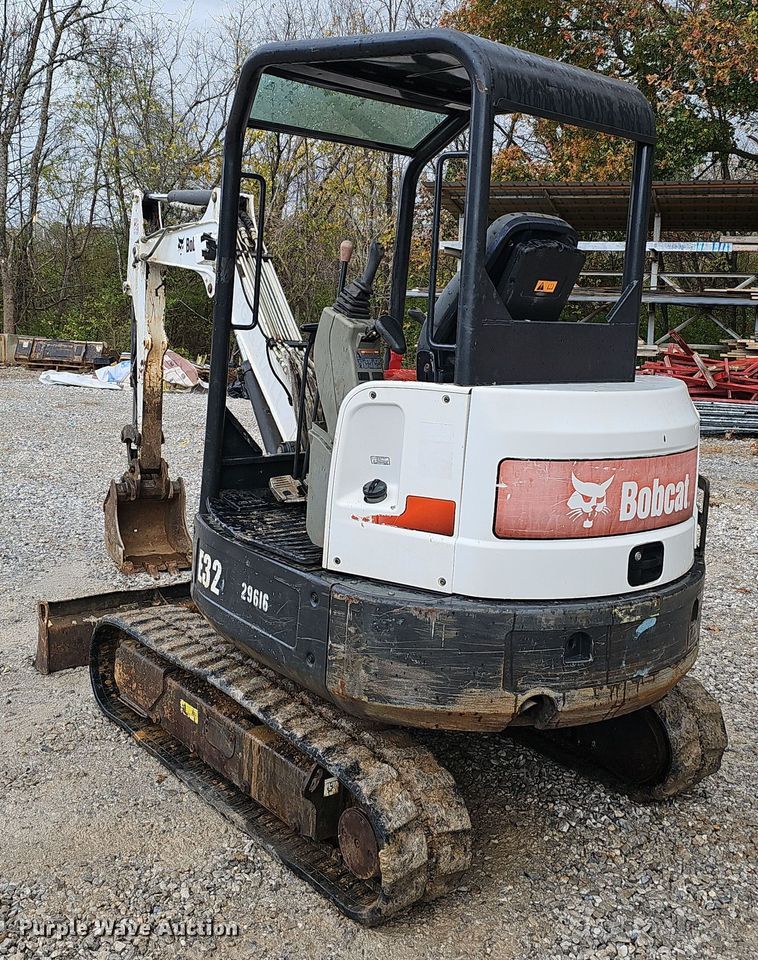 image for item OJ9112 2012 Bobcat E32 mini excavator