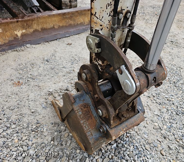 image for item OJ9112 2012 Bobcat E32 mini excavator