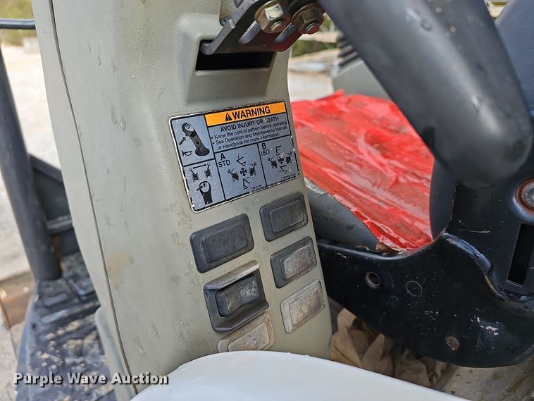 image for item OJ9112 2012 Bobcat E32 mini excavator