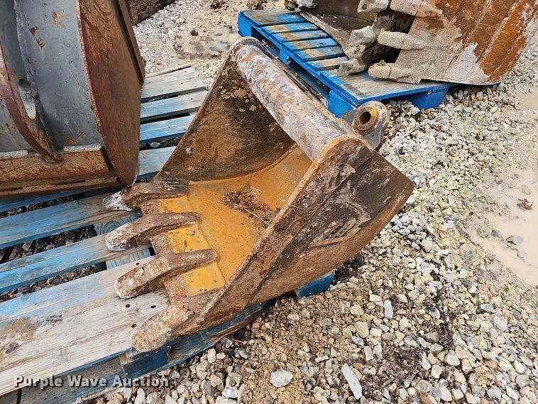 image for item OJ9115 (2) buckets