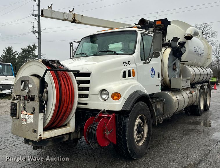 image for item OJ9878 2001 Sterling  L7500 sewer rodder truck