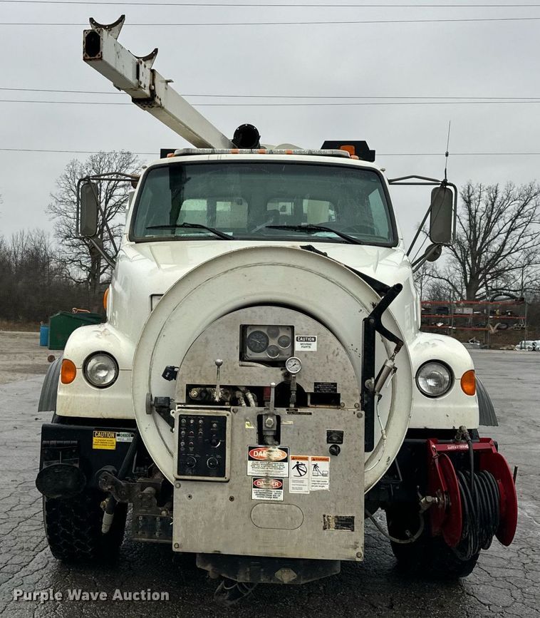 image for item OJ9878 2001 Sterling  L7500 sewer rodder truck