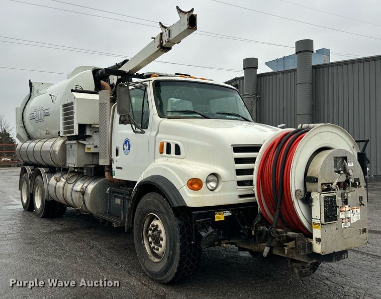 image for item OJ9878 2001 Sterling  L7500 sewer rodder truck