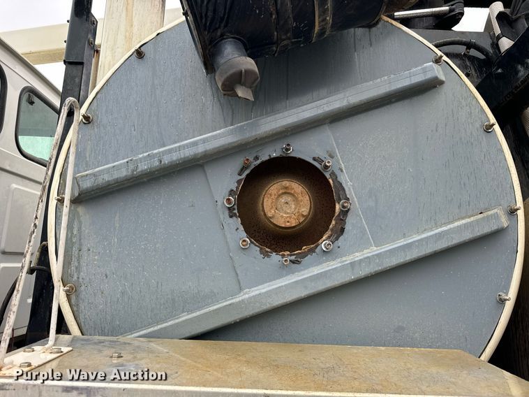 image for item OJ9878 2001 Sterling  L7500 sewer rodder truck