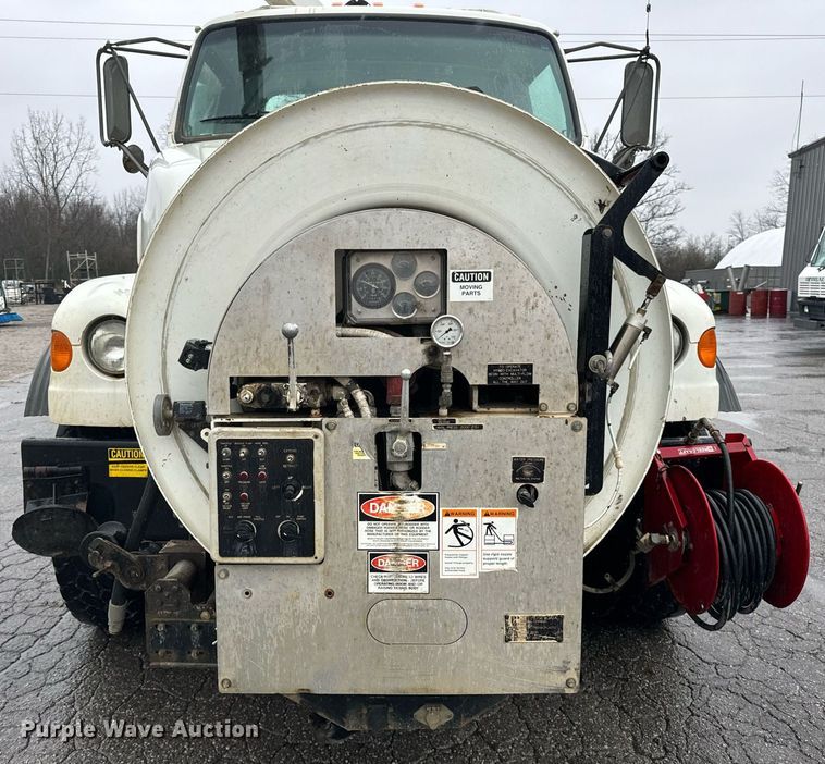 image for item OJ9878 2001 Sterling  L7500 sewer rodder truck