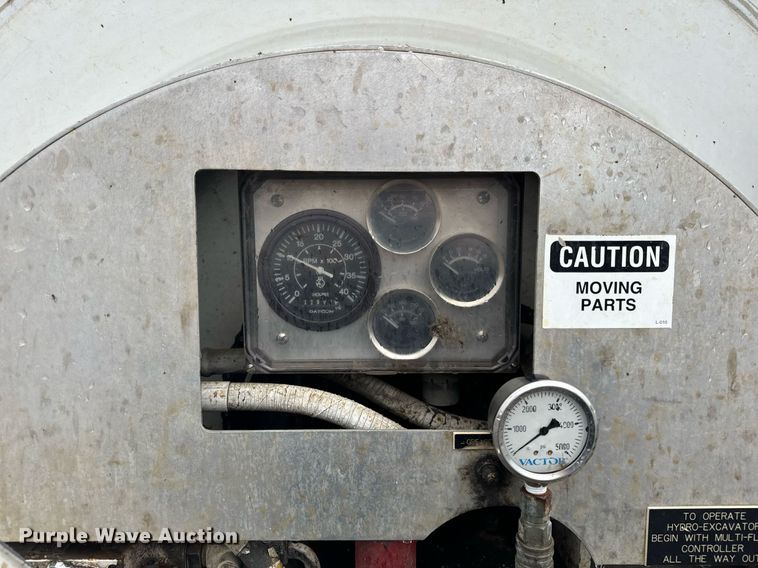 image for item OJ9878 2001 Sterling  L7500 sewer rodder truck