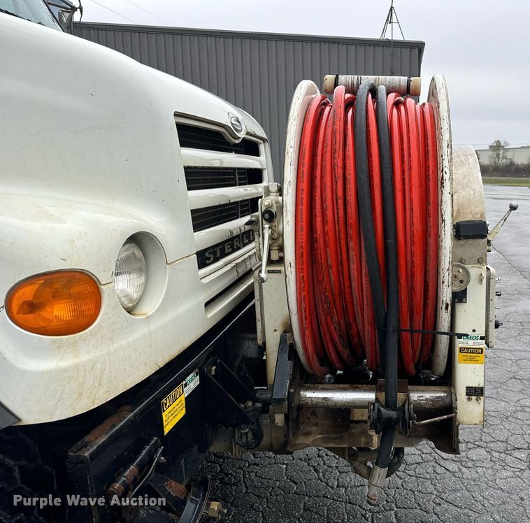 image for item OJ9878 2001 Sterling  L7500 sewer rodder truck