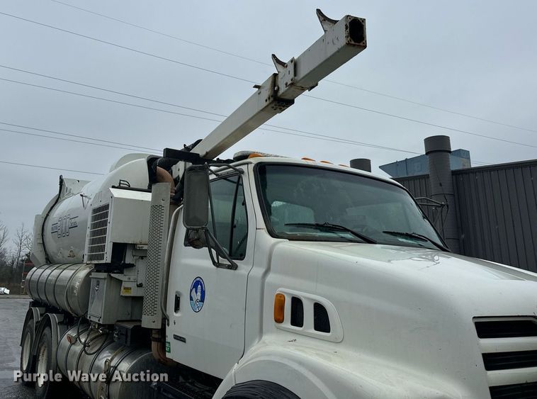 image for item OJ9878 2001 Sterling  L7500 sewer rodder truck