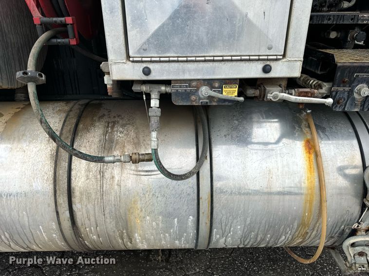 image for item OJ9878 2001 Sterling  L7500 sewer rodder truck