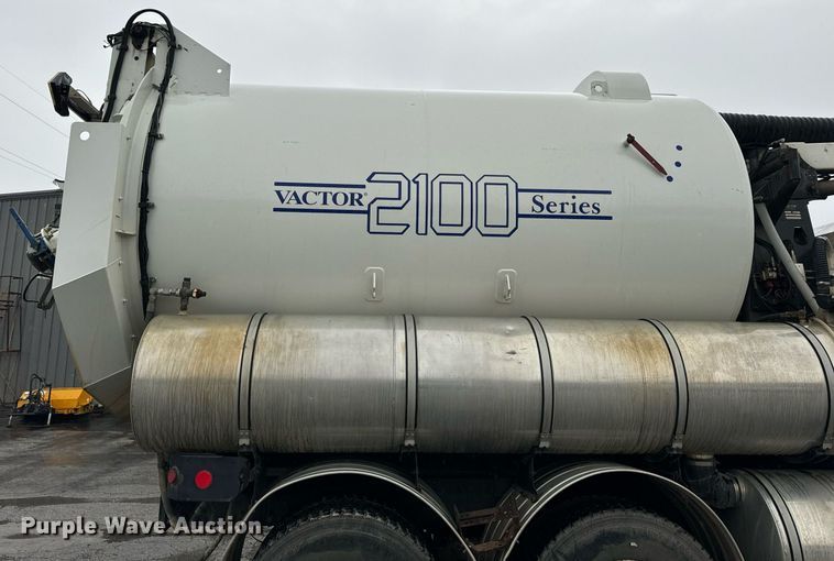 image for item OJ9878 2001 Sterling  L7500 sewer rodder truck