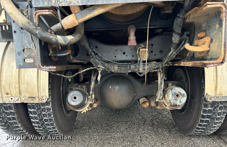 image for item OJ9878 2001 Sterling  L7500 sewer rodder truck