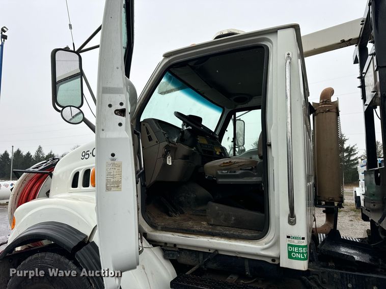 image for item OJ9878 2001 Sterling  L7500 sewer rodder truck