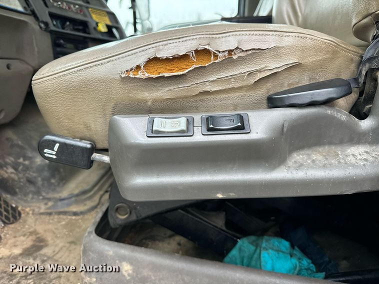 image for item OJ9878 2001 Sterling  L7500 sewer rodder truck