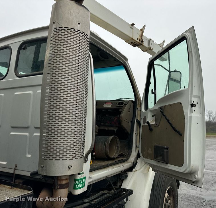 image for item OJ9878 2001 Sterling  L7500 sewer rodder truck