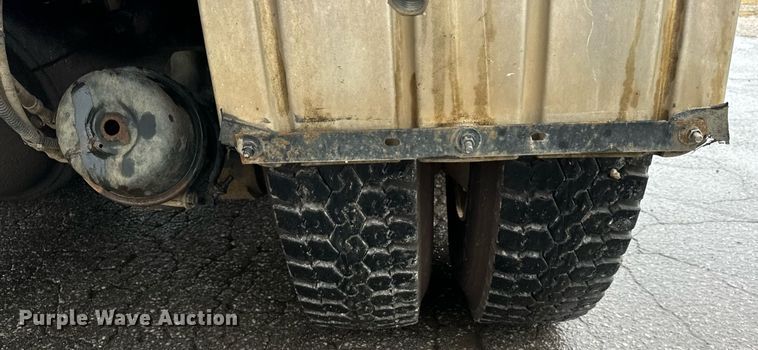 image for item OJ9878 2001 Sterling  L7500 sewer rodder truck