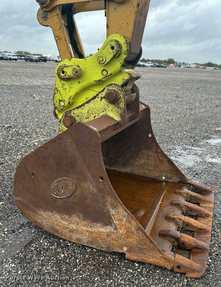 image for item YA0039 2019 Caterpillar 325F L excavator