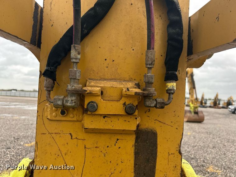 image for item YA0039 2019 Caterpillar 325F L excavator