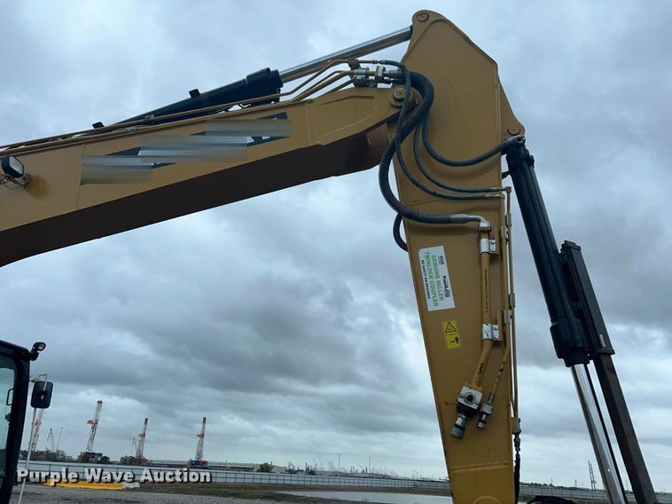 image for item YA0039 2019 Caterpillar 325F L excavator