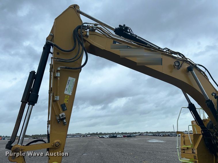 image for item YA0039 2019 Caterpillar 325F L excavator