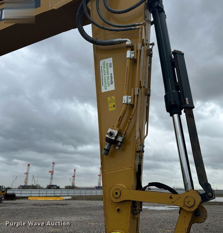 image for item YA0039 2019 Caterpillar 325F L excavator