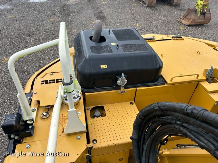 image for item YA0039 2019 Caterpillar 325F L excavator