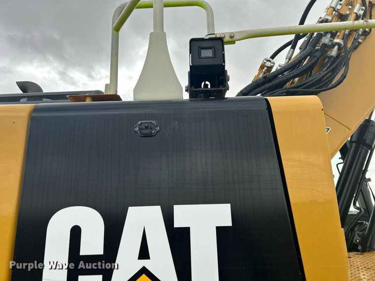 image for item YA0039 2019 Caterpillar 325F L excavator