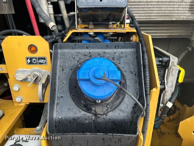 image for item YA0039 2019 Caterpillar 325F L excavator