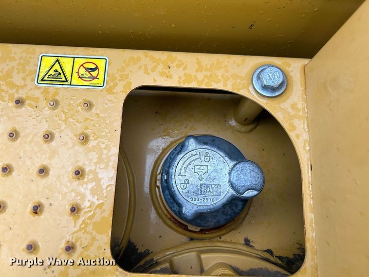 image for item YA0039 2019 Caterpillar 325F L excavator