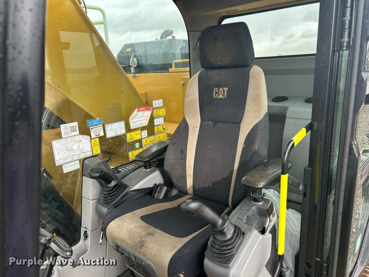 image for item YA0039 2019 Caterpillar 325F L excavator