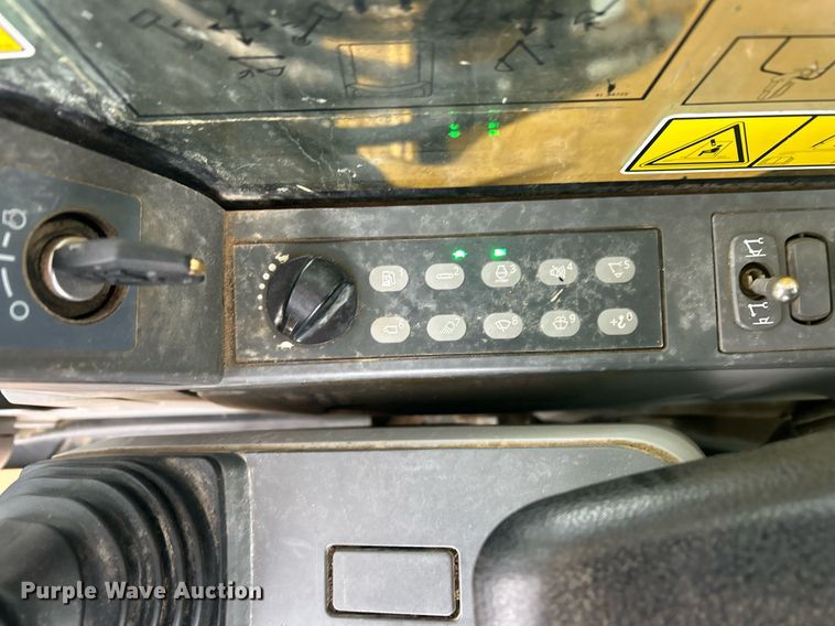 image for item YA0039 2019 Caterpillar 325F L excavator