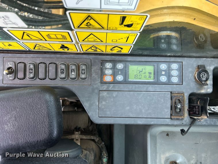 image for item YA0039 2019 Caterpillar 325F L excavator