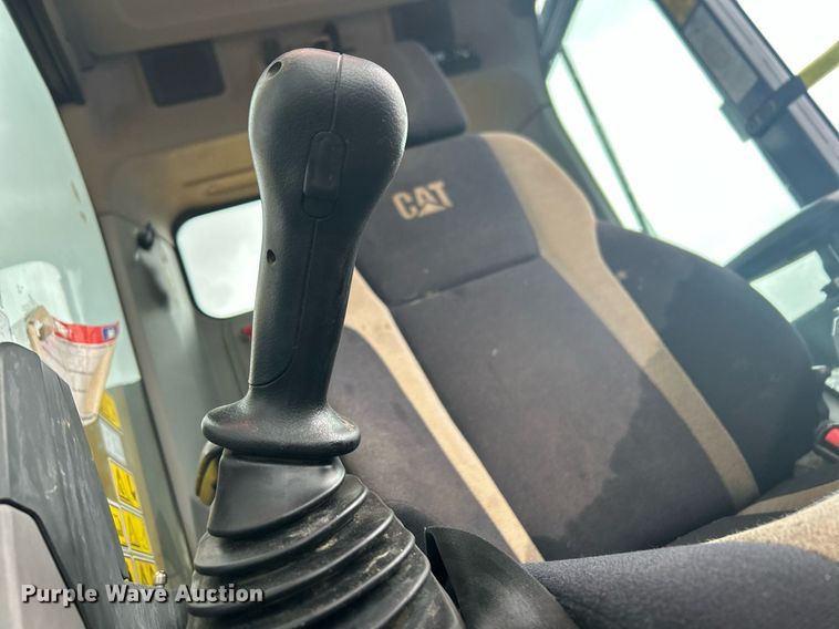 image for item YA0039 2019 Caterpillar 325F L excavator