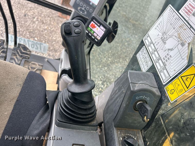 image for item YA0039 2019 Caterpillar 325F L excavator